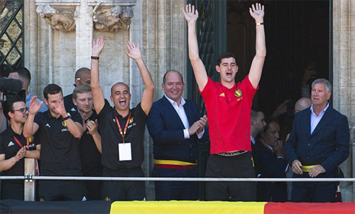 Courtois lỡ thời khắc được trao Găng Vàng vì ghét xem Pháp Courtois lỡ thời khắc được trao Găng Vàng vì ghét xem Pháp