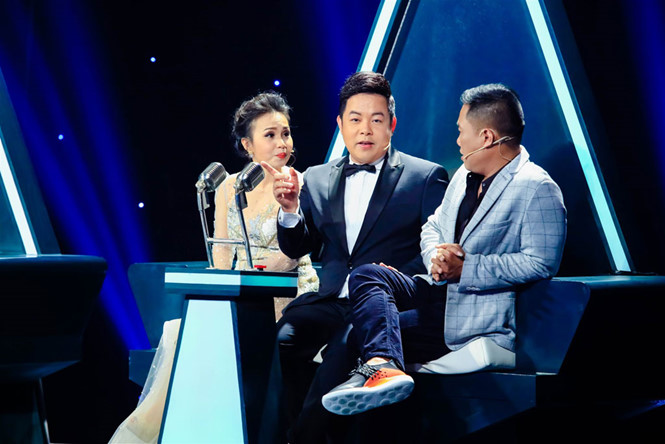 Tuyệt đỉnh song ca tập 2: Chán chặt chém, Đàm Vĩnh Hưng quay sang ôm hôn Quang Lê thắm thiết Tuyệt đỉnh song ca tập 2: Chán chặt chém, Đàm Vĩnh Hưng quay sang ôm hôn Quang Lê thắm thiết