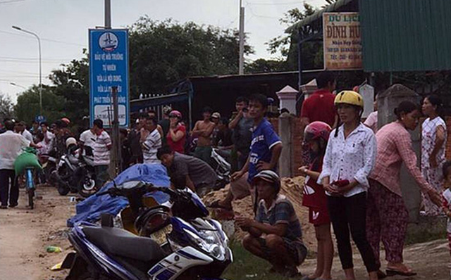 Hai nhóm thanh niên mang hung khí hỗn chiến náo loạn cả khu vực, 3 người thương vong