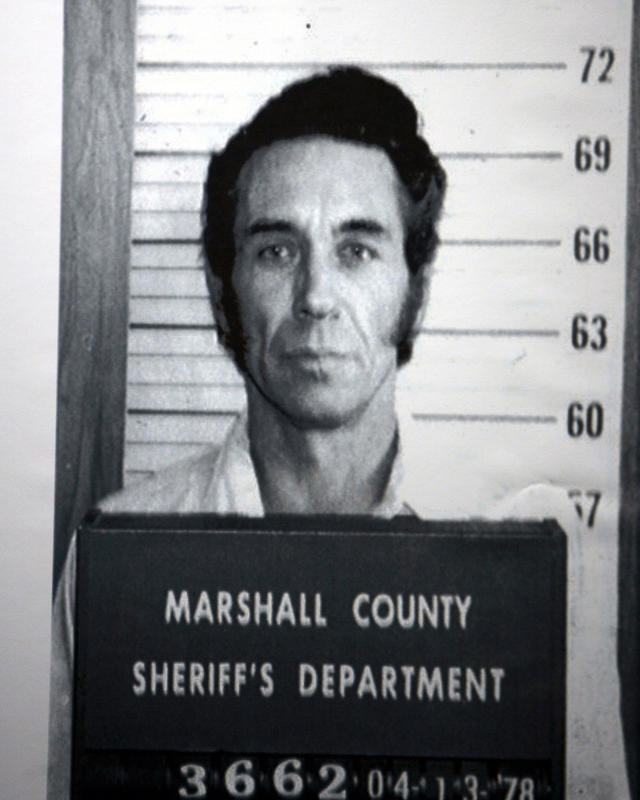 Tinh dịch trên quần nữ sinh vạch mặt yêu râu xanh giết người hàng loạt