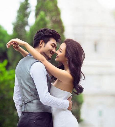 Đêm tân hôn chồng ngồi ôm máy tính tới sáng, tôi đau đớn khi biết lý do thực sự