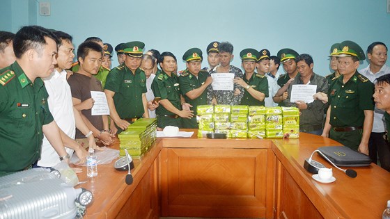 Nhóm đối tượng tuồn 52 bánh heroin vào Việt Nam như thế nào?