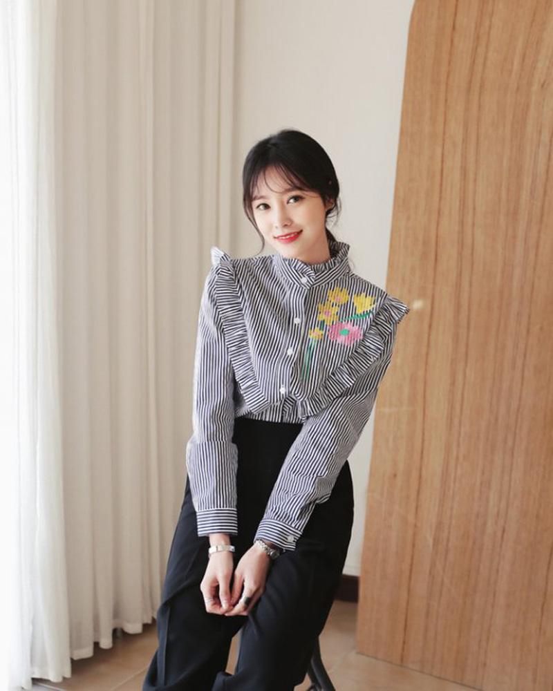 Chẳng cần nâng ngực, chỉ vài trăm nghìn mua chiếc áo kiểu này là vòng 1 nảy nở ngay