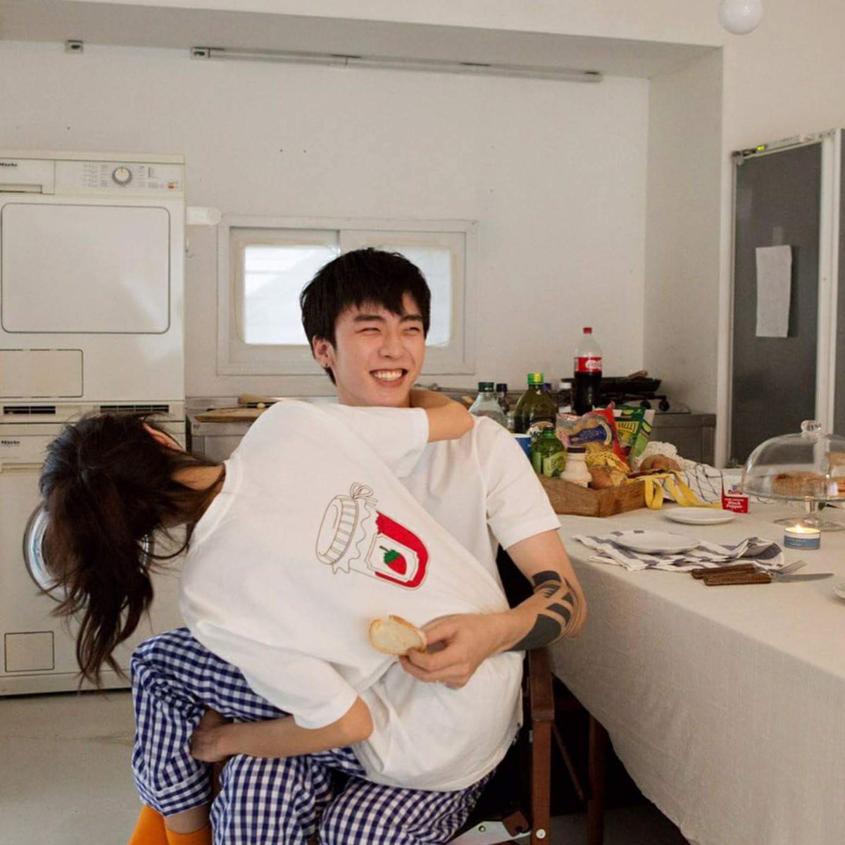 Chàng trai mừng như vớ được vàng khi bạn gái chẳng thích nhà phố, ô tô chỉ mê... ăn!