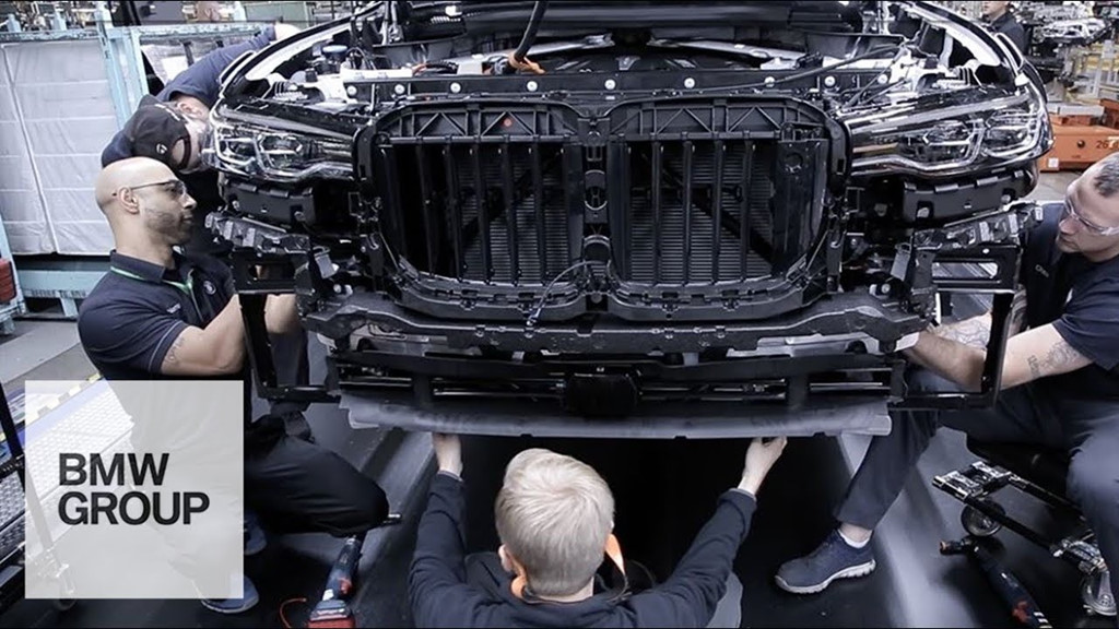 BMW X7 2019 lộ diện, cạnh tranh với Mercedes GLS