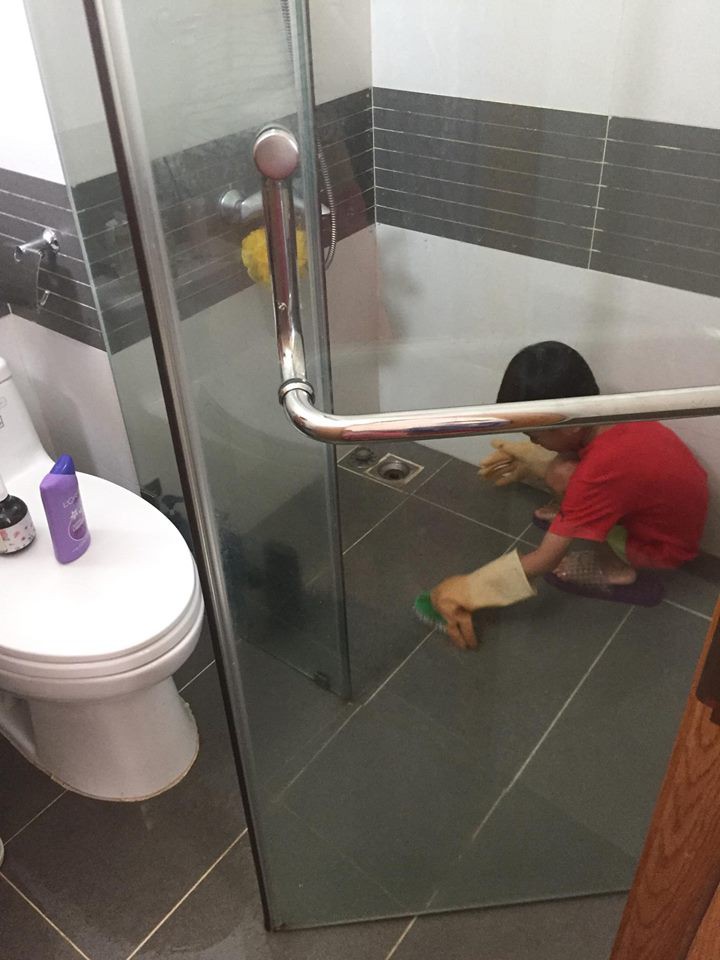 Giả bộ mệt để dụ 2 con làm việc nhà từ bé tí, kết quả hiện tại khiến ai cũng ngưỡng mộ Giả bộ mệt để dụ 2 con làm việc nhà từ bé tí, kết quả hiện tại khiến ai cũng ngưỡng mộ