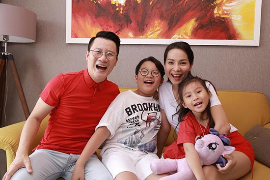 Hoàng Bách: Nhớ mãi ánh mắt thiếu thiện cảm của bố vợ lần đầu gặp