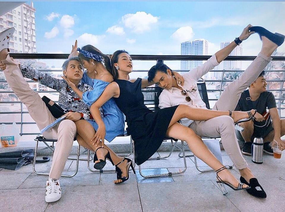 1 năm đường tình đôi ngả, Hoàng Oanh bước lên đỉnh cao danh vọng, Huỳnh Anh trượt dài bên bờ vực sự nghiệp