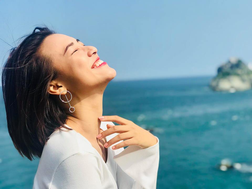 1 năm đường tình đôi ngả, Hoàng Oanh bước lên đỉnh cao danh vọng, Huỳnh Anh trượt dài bên bờ vực sự nghiệp