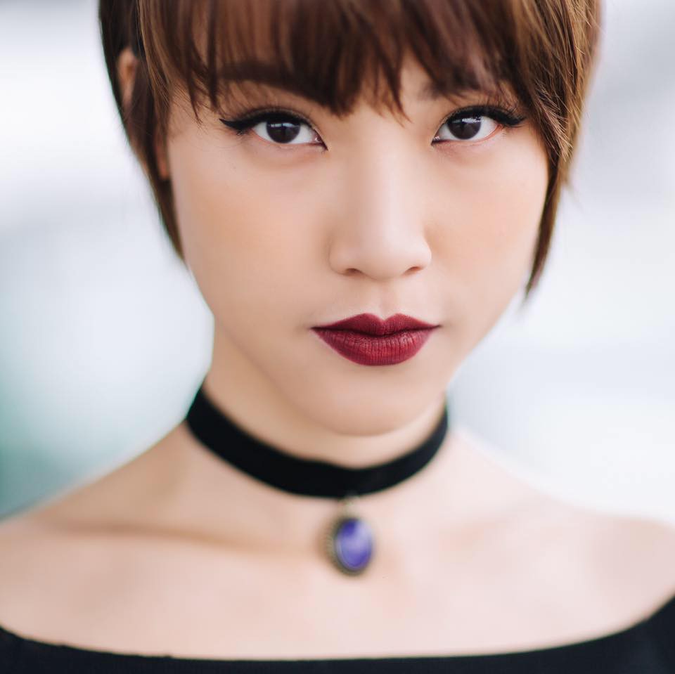 1 năm đường tình đôi ngả, Hoàng Oanh bước lên đỉnh cao danh vọng, Huỳnh Anh trượt dài bên bờ vực sự nghiệp