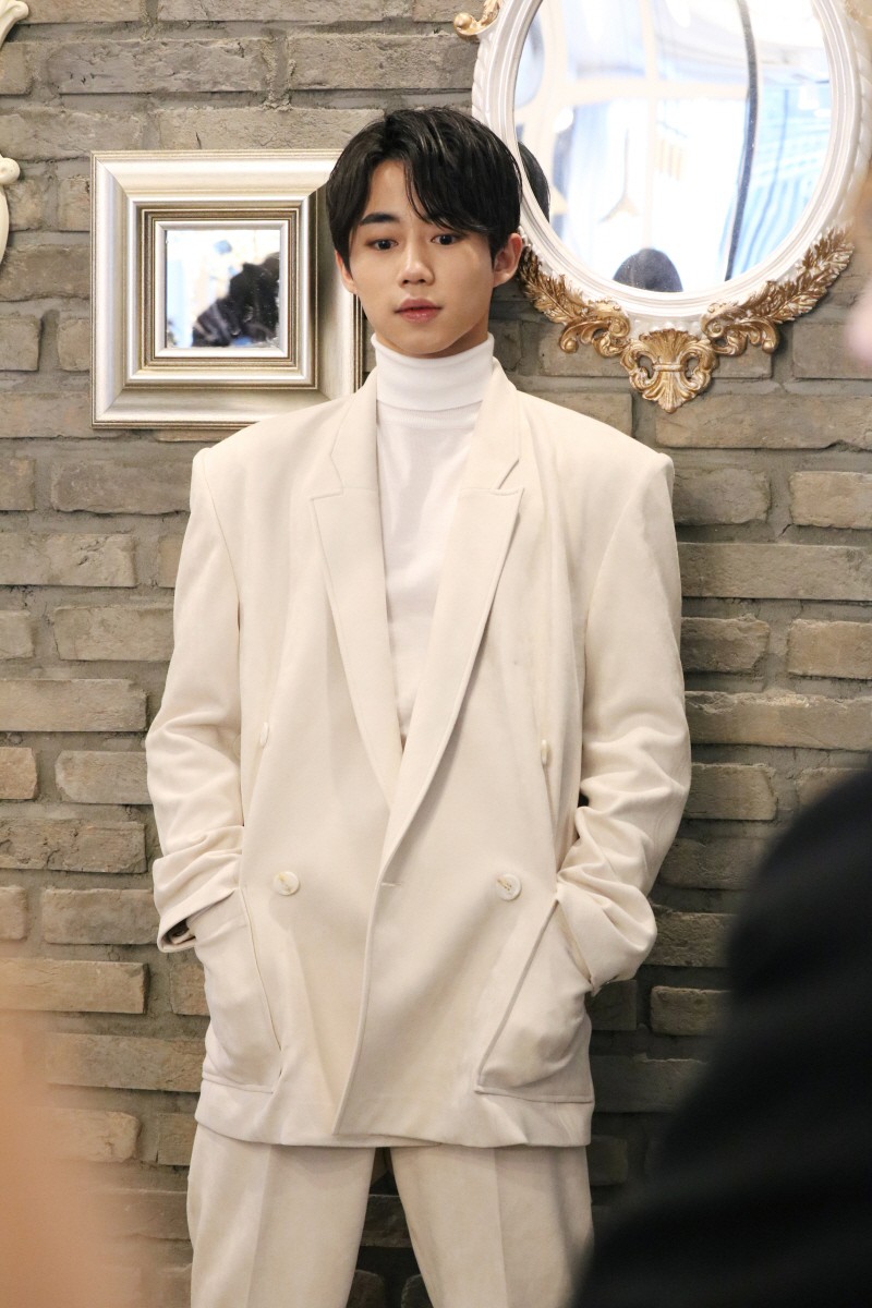 Quá trình lột xác của sao nhí hot nhất Vườn sao băng: Khi cậu nhóc nhà bên dậy thì thành mỹ nam ngay trước mắt