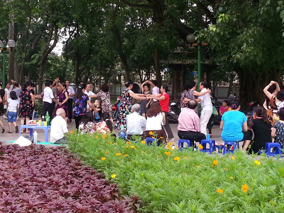 Mối tình đắng của bà chủ khách sạn bên sàn khiêu vũ