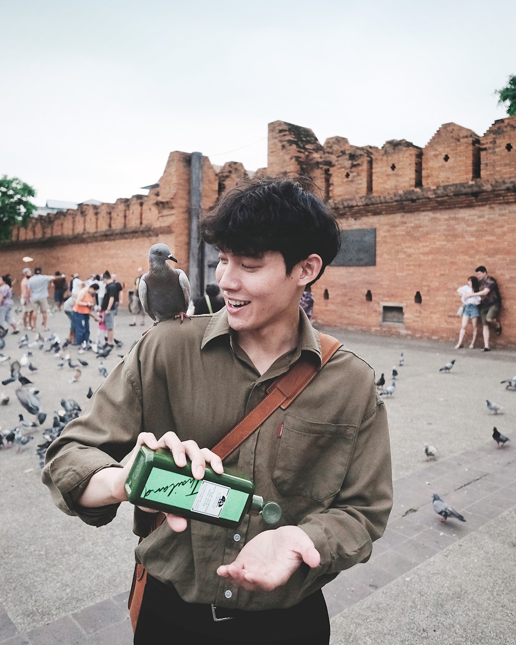 Hotgirl số 1 Thái Lan Pimtha khiến dân tình ghen tỵ vì có người yêu điển trai như Idol