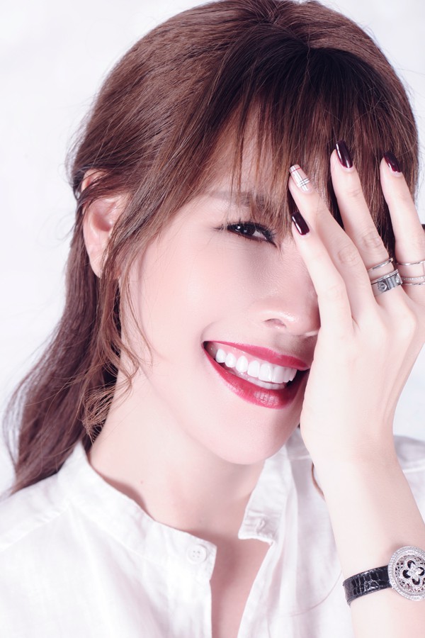 Sau vụ dàn dựng scandal tình cảm, Quế Vân tung ảnh tình tứ với Việt Anh