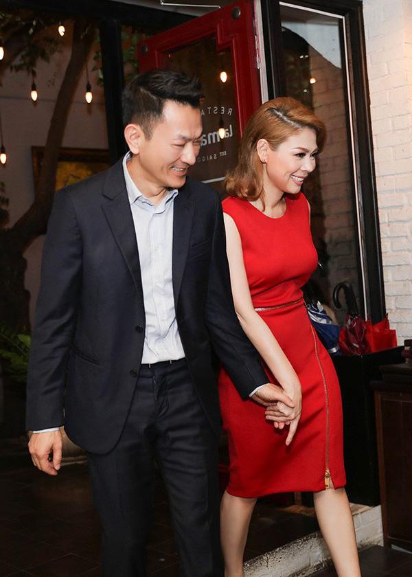 Ca sĩ Thanh Thảo đã hạ sinh con gái đầu lòng ở tuổi 41