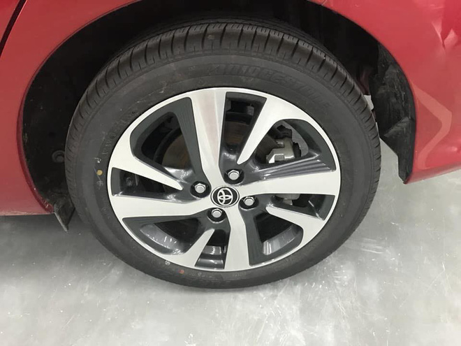 Soi chi tiết Toyota Wigo giá rẻ, và Toyota Avanza nhập khẩu vừa lộ diện ở Việt Nam Soi chi tiết Toyota Wigo giá rẻ, và Toyota Avanza nhập khẩu vừa lộ diện ở Việt Nam