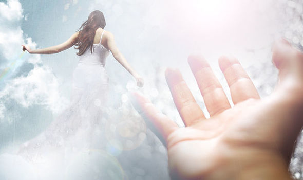 Người đàn ông chết 7 phút hé lộ điều nhìn thấy ở thế giới bên kia