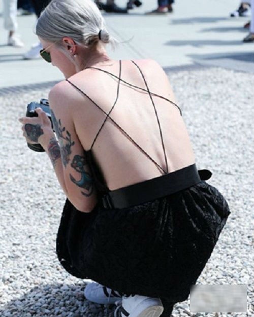 Đầm khoét lưng ong: Vũ khí hấp dẫn của chị em