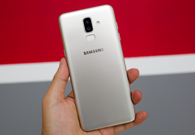 Galaxy J8 về Việt Nam giá 7,3 triệu đồng