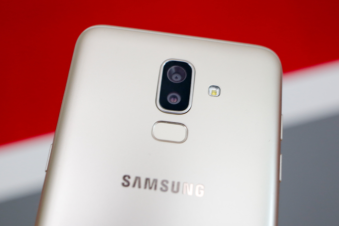 Galaxy J8 về Việt Nam giá 7,3 triệu đồng