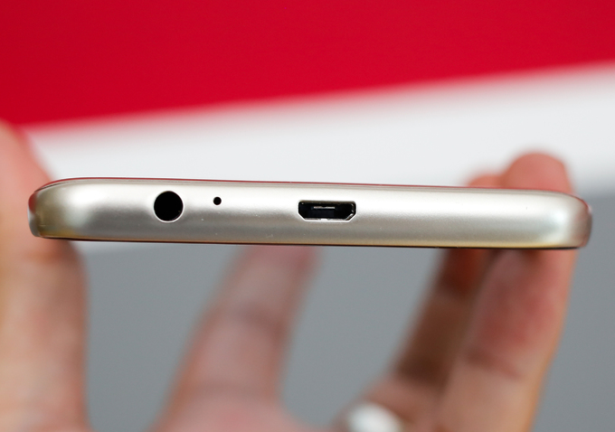 Galaxy J8 về Việt Nam giá 7,3 triệu đồng