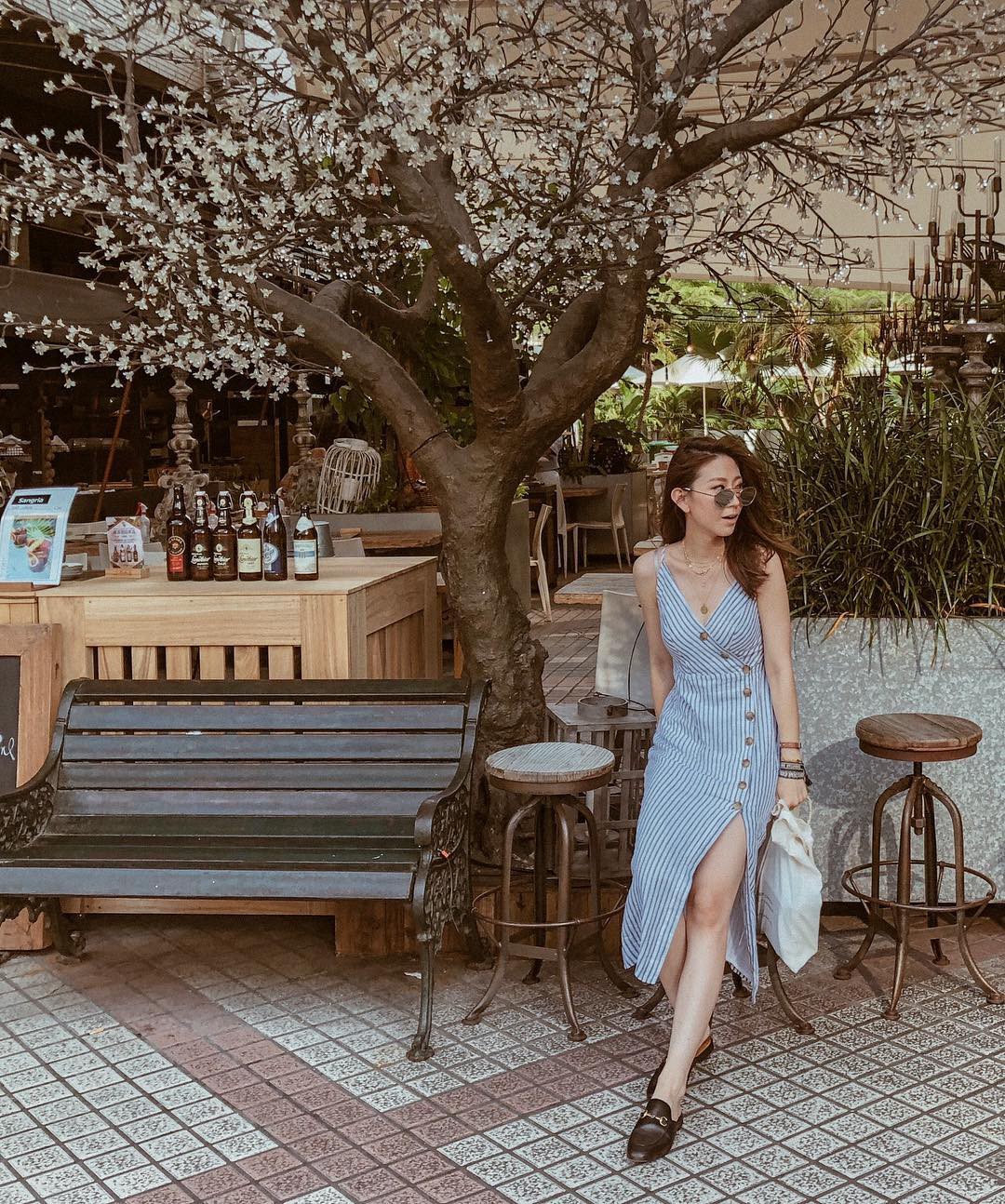 Bỏ qua giày cao gót lênh khênh, cô nàng cao 1m58 này vẫn có cách hack dáng cực hay nhờ giày dép đế thấp