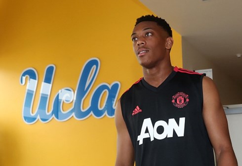 HLV Mourinho ngầm khẳng định Martial sẽ ở lại MU