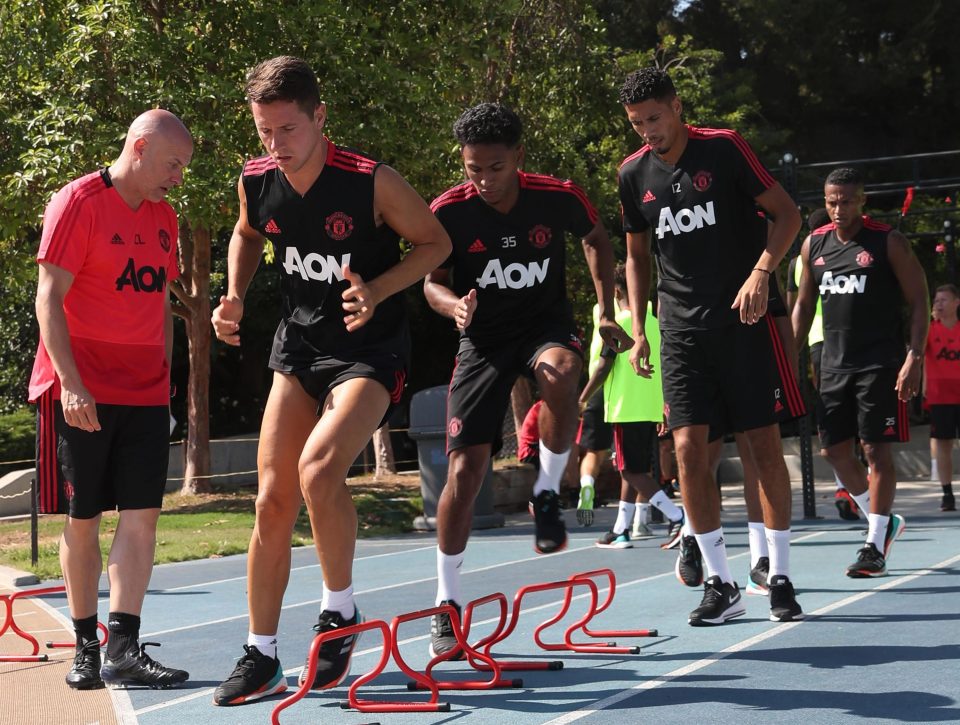 MU méo mặt du đấu Mỹ: Mourinho kể khổ, than sầu MU méo mặt du đấu Mỹ: Mourinho kể khổ, than sầu