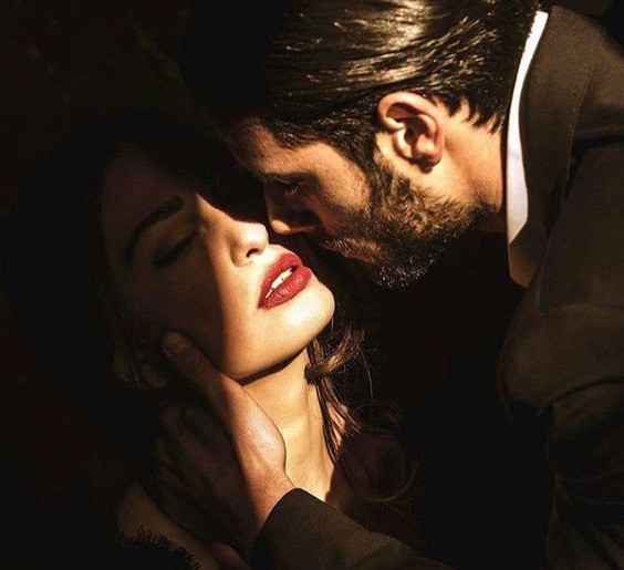 Một đêm ở khách sạn với sếp, tôi đã hiểu vì sao cuộc hôn nhân của anh đổ vỡ