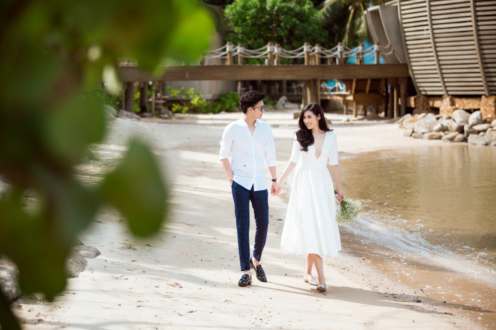 Không còn tiết lộ nhỏ giọt, đây là trọn bộ ảnh cưới ngọt ngào của Á hậu Tú Anh và vị hôn phu