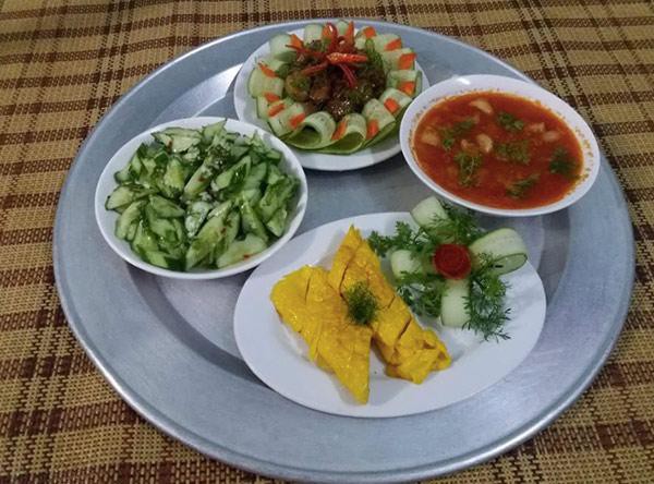 Hí hửng khoe nấu được mâm cơm 40 nghìn cho 3 người ăn, bà nội trợ Hà Nội bị nói mát: Ăn thế chẳng mấy mà giàu