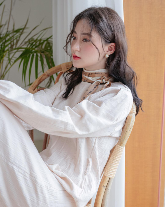 Sở hữu nhan sắc vừa mong manh vừa cá tính, cô nàng 22 tuổi trở thành nàng thơ giới lookbook Hàn Sở hữu nhan sắc vừa mong manh vừa cá tính, cô nàng 22 tuổi trở thành nàng thơ giới lookbook Hàn