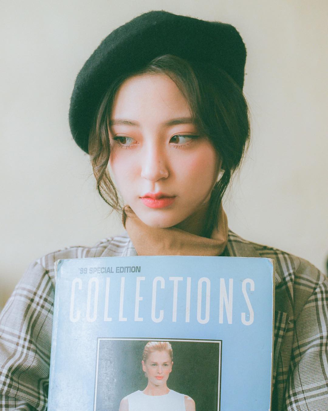 Sở hữu nhan sắc vừa mong manh vừa cá tính, cô nàng 22 tuổi trở thành nàng thơ giới lookbook Hàn Sở hữu nhan sắc vừa mong manh vừa cá tính, cô nàng 22 tuổi trở thành nàng thơ giới lookbook Hàn