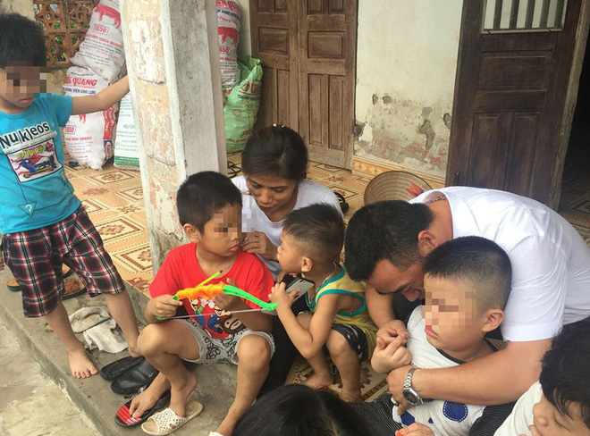 Người chồng ly dị vợ vụ trao nhầm con: Tôi mua đường sữa cho con đầy đủ, không áo gấm đi đêm