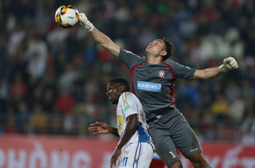 HLV Park Hang-seo than phiền Bùi Tiến Dũng ít được bắt ở V-League