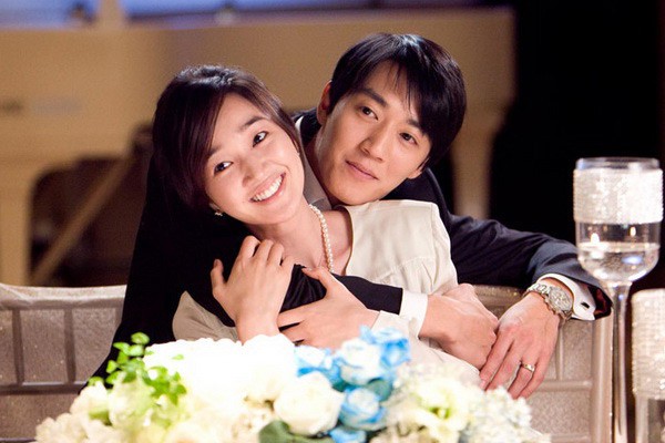 Trở về sau chuyến công tác dài ngày, chồng chết lặng trước lời đề nghị của vợ