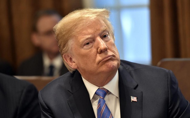 Bất ngờ phát hiện người giống Trump như lột đi xe buýt ở Nga?