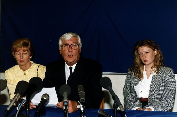 Sharon Carr: Nữ sát thủ trẻ nhất nước Anh và những dòng nhật ký làm cả cảnh sát và công chúng đều bàng hoàng