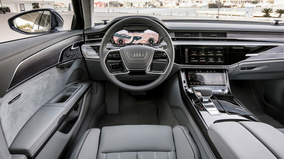 Audi A8 2019 có giá khởi điểm từ 84.795 USD