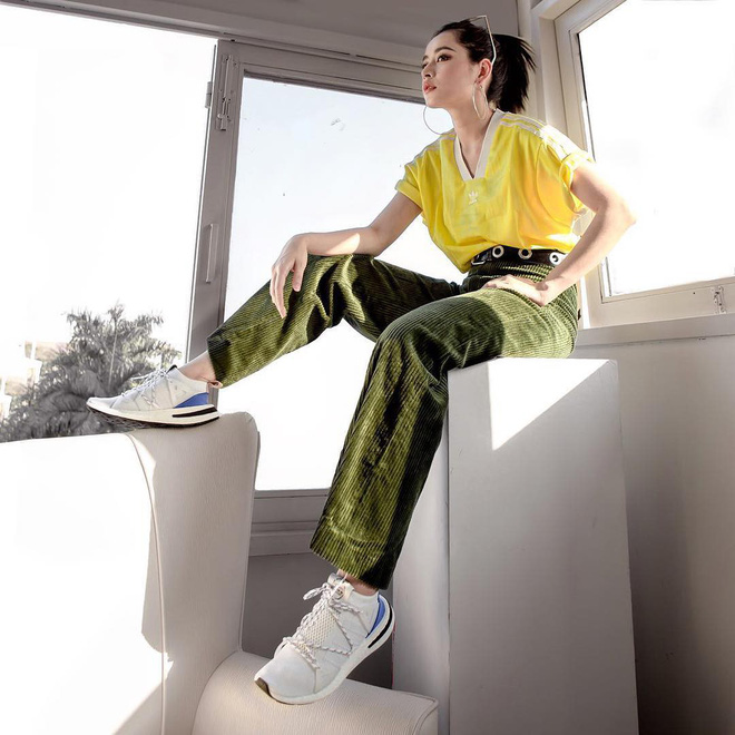 Không cao nhưng Chi Pu vẫn khiến người khác phải ngước nhìn với cách mix đồ hack dáng đỉnh của đỉnh