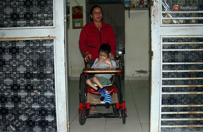 Chung cư không chồng ở Đà Nẵng: Nơi những người phụ nữ đùm bọc, làm tất cả việc của đàn ông kể cả bảo vệ tổ dân phố