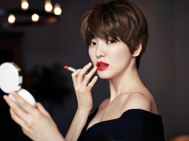 Đàn bà đánh ghen chẳng sợ đau, chẳng sợ xấu hổ, cũng chẳng sợ kẻ thứ 3 mà chỉ sợ duy nhất điều này