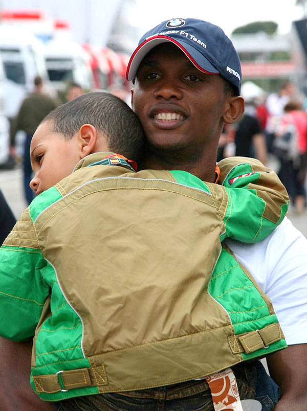 Etoo bị vợ cũ tố bất nhân, vô tình với con trai