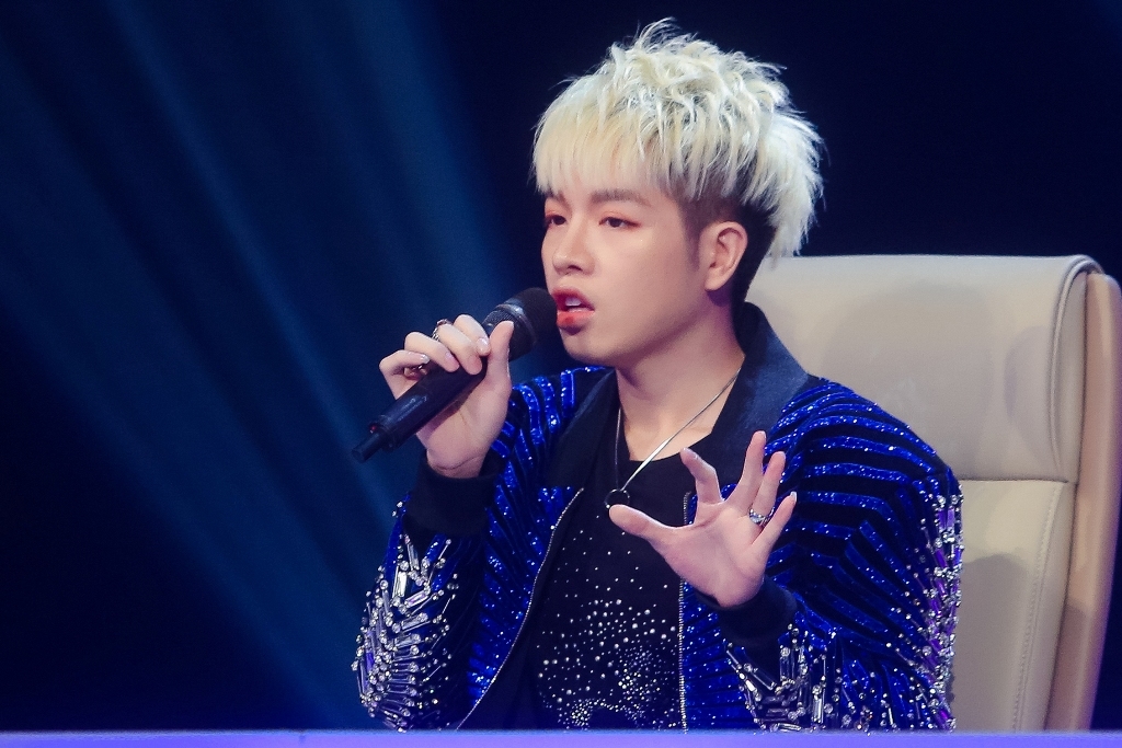 The Debut tập 7: Đức Phúc bức xúc phá luật vì thí sinh coi trọng ngoại hình hơn tài năng The Debut tập 7: Đức Phúc bức xúc phá luật vì thí sinh coi trọng ngoại hình hơn tài năng