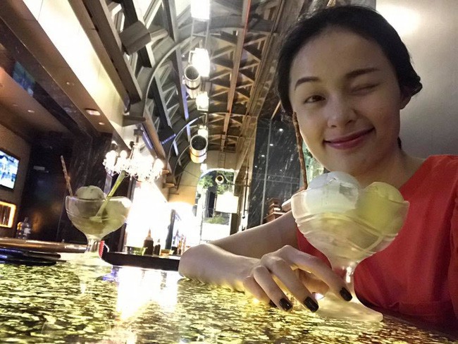 Hạ Vi sau 1 năm chia tay Cường Đô La: Từ mỹ nữ vạn người mê trở thành tóc vàng hoe nổi loạn