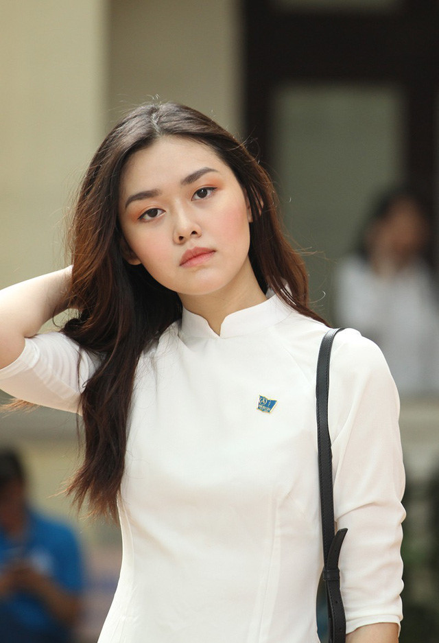 4 nữ sinh Phan Đình Phùng gây thương nhớ trong tà áo dài trắng 4 nữ sinh Phan Đình Phùng gây thương nhớ trong tà áo dài trắng