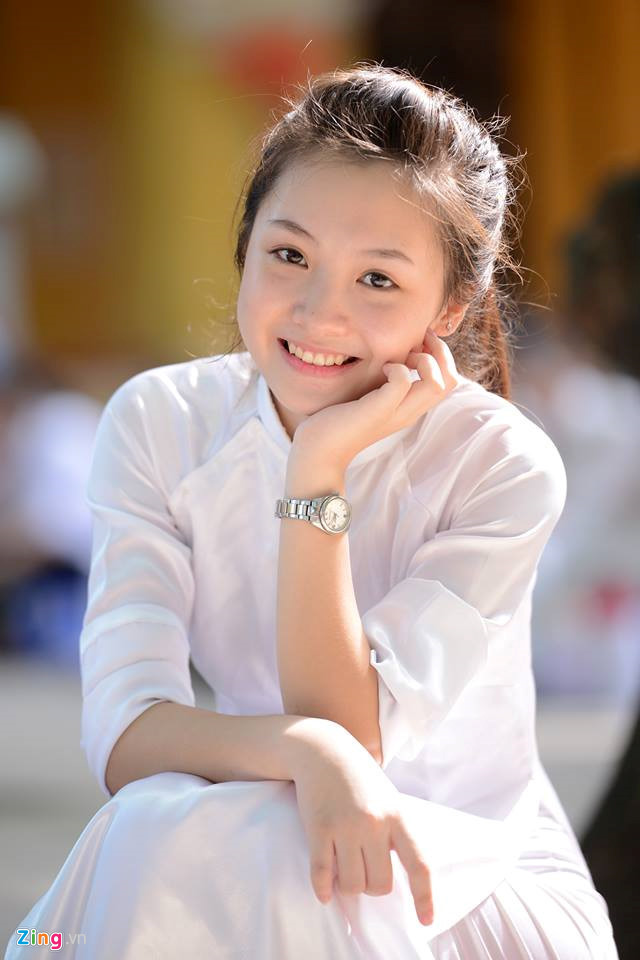 4 nữ sinh Phan Đình Phùng gây thương nhớ trong tà áo dài trắng 4 nữ sinh Phan Đình Phùng gây thương nhớ trong tà áo dài trắng