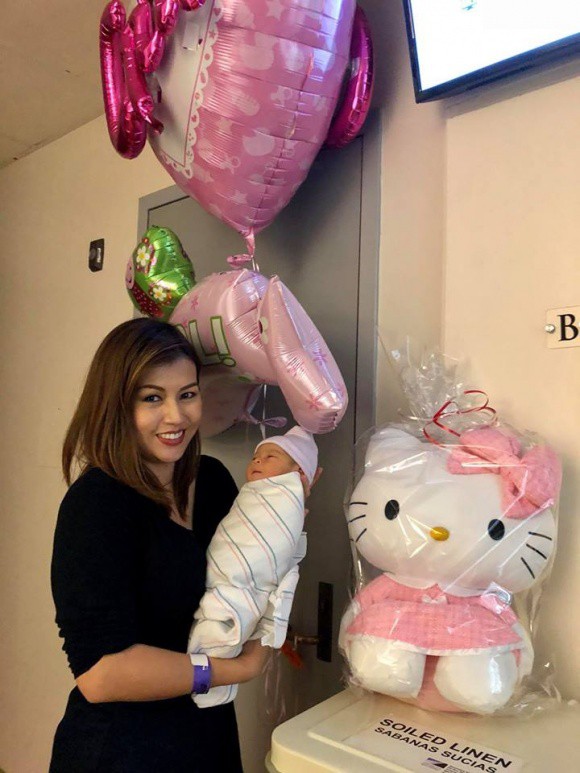 Những hình ảnh đầu tiên cực kỳ đáng yêu của con gái Thanh Thảo và chồng Việt kiều