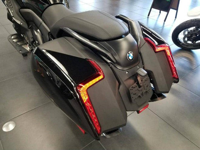 Cận cảnh phi thuyền 2 bánh đắt hơn Camry mới về Việt Nam