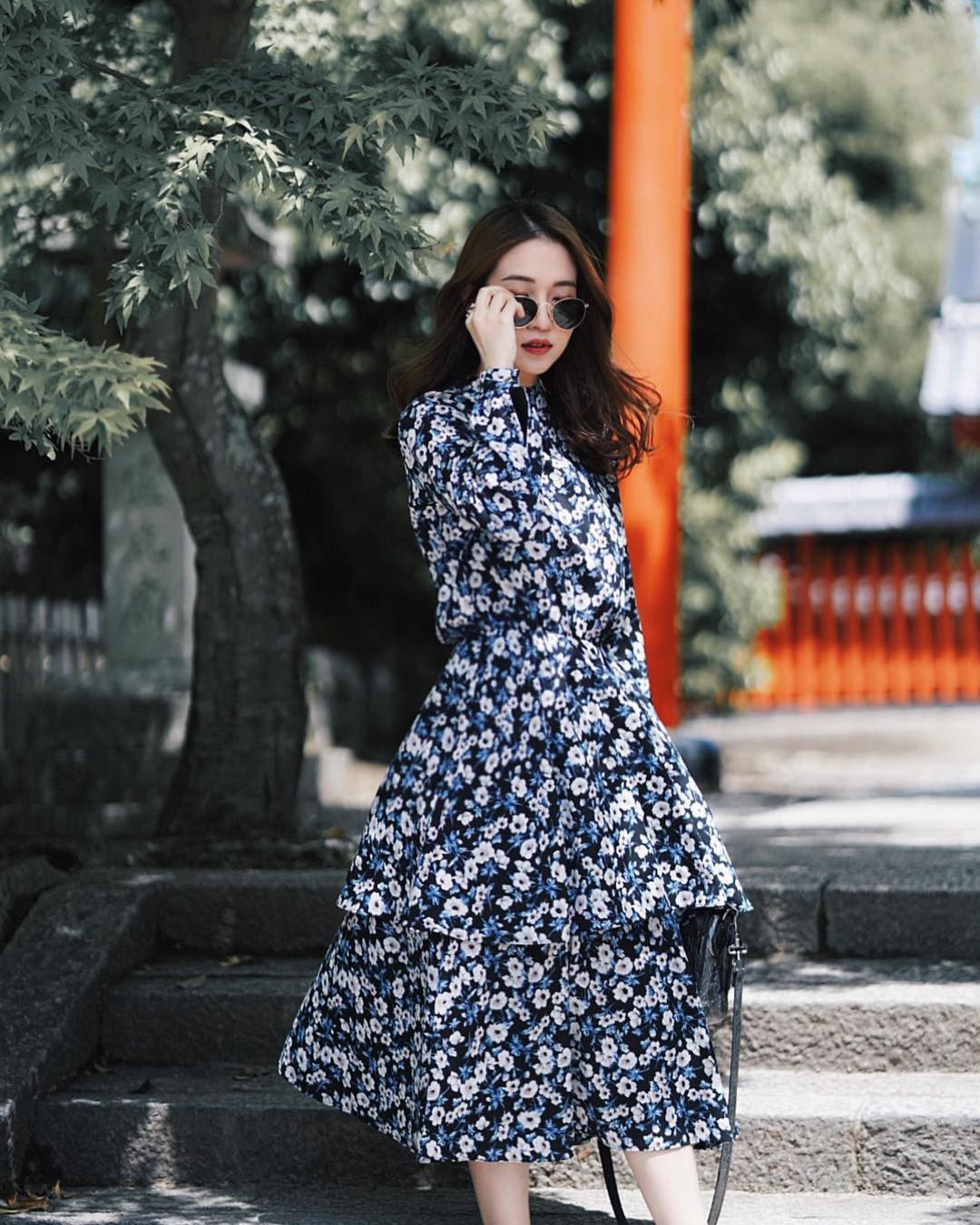 Gợi ý 5 mẫu váy thanh lịch, trang nhã cho các nàng đi dự đám cưới mà không sợ nổi hơn cô dâu